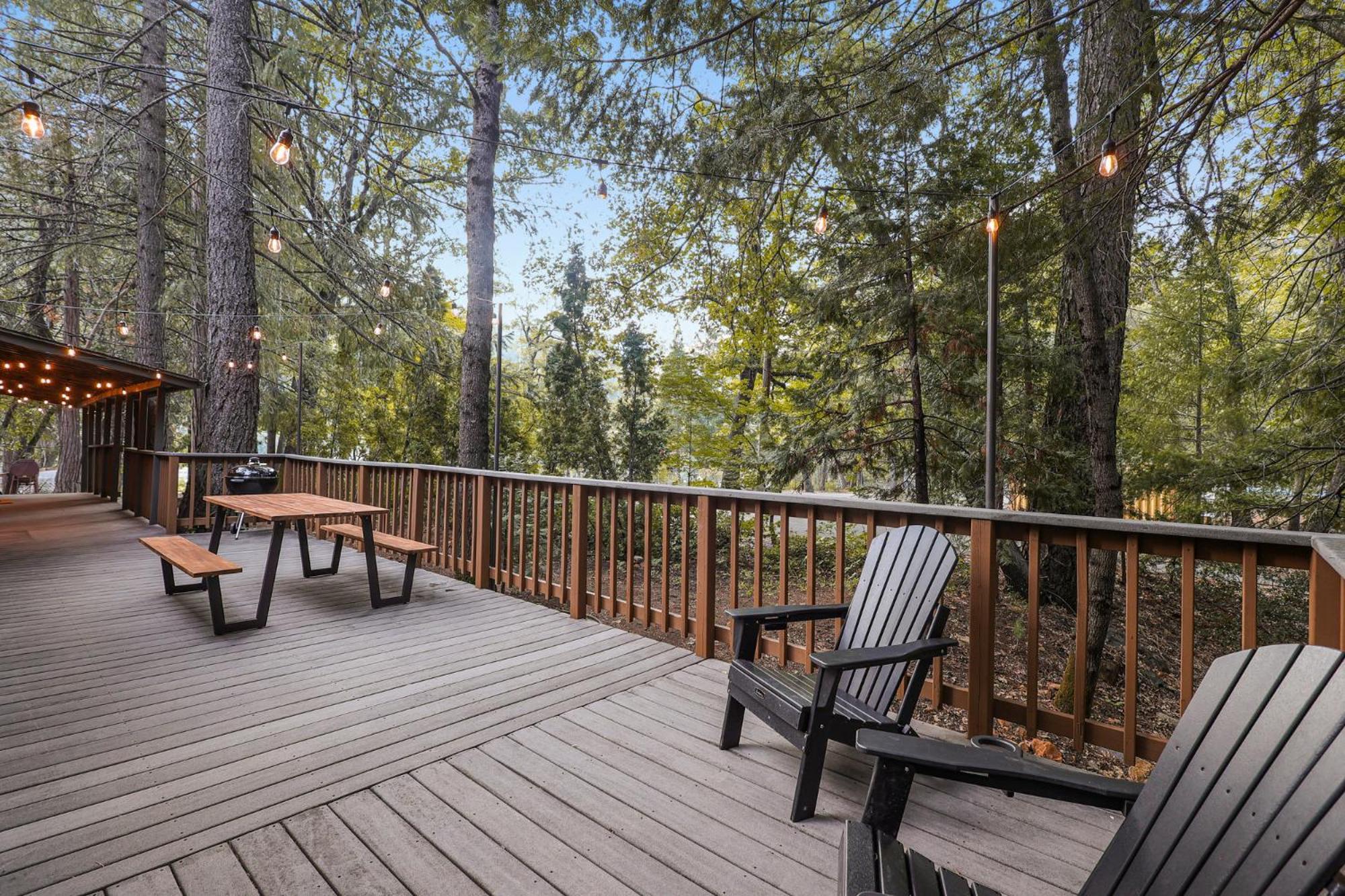 Cave Springs Resort Dunsmuir Exterior photo